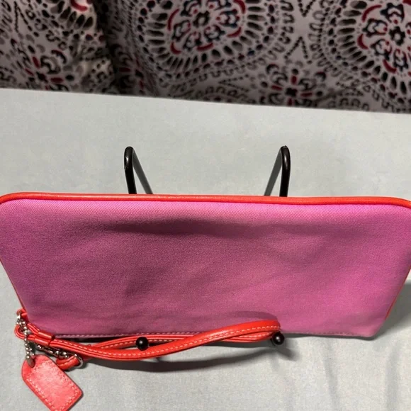 Coach Fab Field Pink Canvas Orange Leather Buckle Pockets Wristlet Vintage GUC - Picture 7 of 10